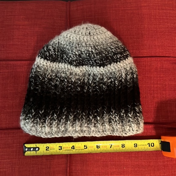 Black and Gray Knit Hat With Fleece Interior - Picture 4 of 5